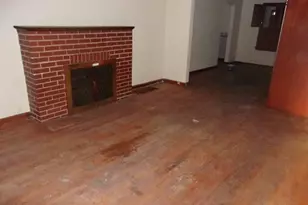 9920 Diamond Dr, Saint Louis, MO 63137 - Photo 2