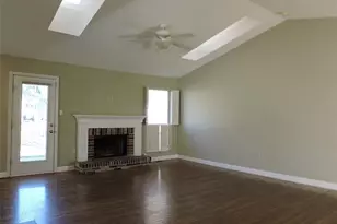 16735 Chesterfield Manor Dr, Chesterfield, MO 63005 - Photo 2