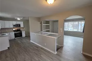 945 Edgehill Dr, Ferguson, MO 63135 - Photo 8