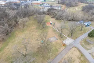 399 N 4th St, Saint Genevieve, MO 63670 - Photo 32