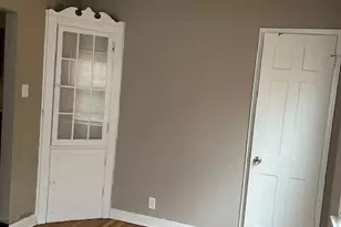 1120 Grenshaw Dr, Bellefontaine Neighbors, MO 63137 - Photo 6