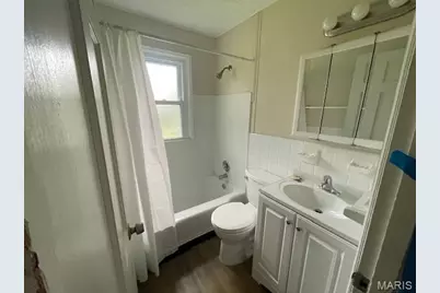 1120 Grenshaw Drive, Bellefontaine Neighbors, MO 63137 - Photo 8