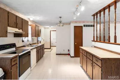 709 Ron Avenue, Washington, MO 63090 - Photo 6