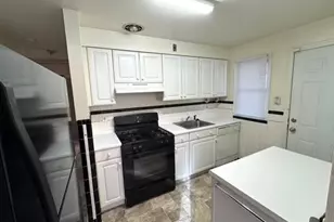 1215 Bliss Dr, Saint Louis, MO 63137 - Photo 2