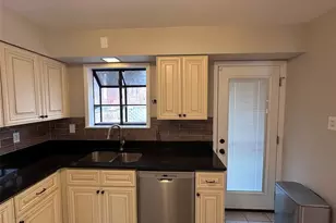 7231 Briarview Dr, Saint Louis, MO 63123 - Photo 8