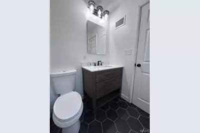 7231 Briarview Drive, Saint Louis, MO 63123 - Photo 18