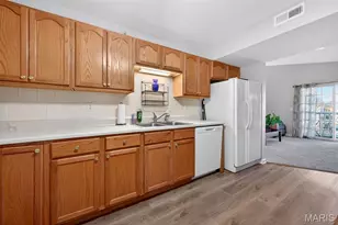 2514 Coppergate Square Dr, Saint Louis, MO 63129 - Photo 8