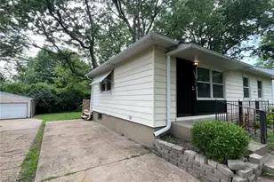 9871 Medford Dr, Saint Louis, MO 63136 - Photo 2