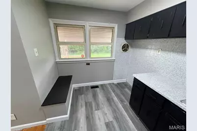 9871 Medford Drive, Saint Louis, MO 63136 - Photo 10