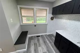 9871 Medford Dr, Saint Louis, MO 63136 - Photo 10