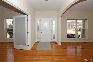 2352 The Courts Dr, Chesterfield, MO 63017 - Photo 6