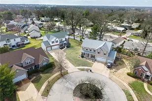 2352 The Courts Dr, Chesterfield, MO 63017 - Photo 50