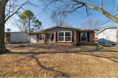700 Sherwood Drive, Florissant, MO 63031 - Photo 2
