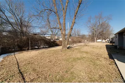 700 Sherwood Drive, Florissant, MO 63031 - Photo 26