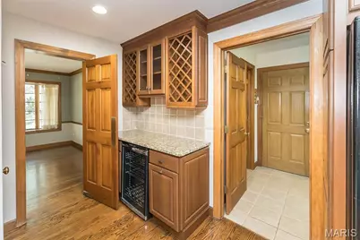 384 Greentrails Drive, Chesterfield, MO 63017 - Photo 8