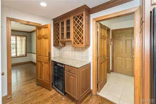 384 Greentrails Dr, Chesterfield, MO 63017 - Photo 8