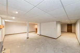 384 Greentrails Dr, Chesterfield, MO 63017 - Photo 18