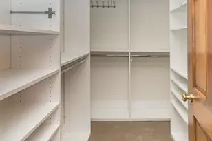 384 Greentrails Dr, Chesterfield, MO 63017 - Photo 12