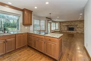 384 Greentrails Dr, Chesterfield, MO 63017 - Photo 6