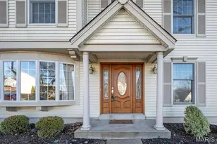 384 Greentrails Dr, Chesterfield, MO 63017 - Photo 2