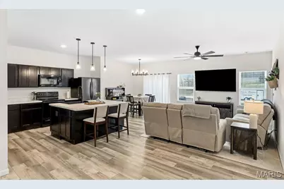 2300 Matthias Close, Washington, MO 63090 - Photo 2