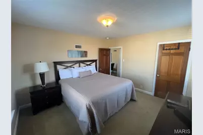 8110 Roxburgh Drive, Clayton, MO 63105 - Photo 4