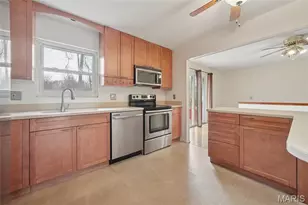 12476 Sparrowwood Dr, Saint Louis, MO 63146 - Photo 8