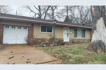 828 Marias Drive, Saint Louis, MO 63137 - Photo 1