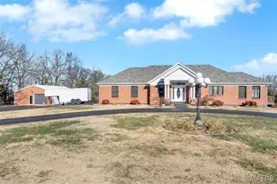 2499 Stonegate Dr, Festus, MO 63028 - Photo 2