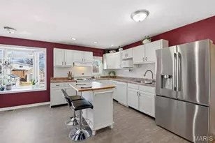 9705 Antigo Dr, Saint Louis, MO 63123 - Photo 6