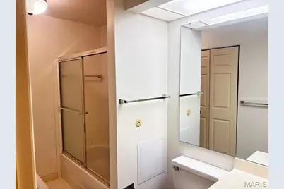 920 Guelbreth Lane #103, Creve Coeur, MO 63141 - Photo 12