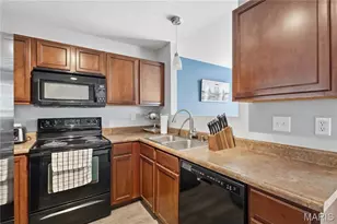 422 Parkgate Dr, Lake Saint Louis, MO 63367 - Photo 6