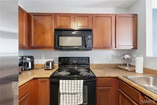 422 Parkgate Dr, Lake Saint Louis, MO 63367 - Photo 8