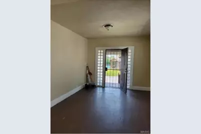 6709 Stratford Avenue, Saint Louis, MO 63121 - Photo 2
