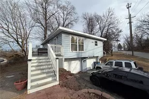 2110 Pleasant St, Hannibal, MO 63401 - Photo 10