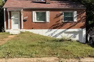 1965 Park Ln, Saint Louis, MO 63136 - Photo 1