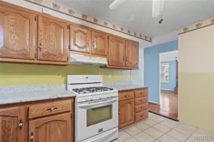 2051 Goodale Ave, Saint Louis, MO 63114 - Photo 10