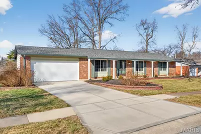 1011 Ferngate Lane, Creve Coeur, MO 63141 - Photo 2