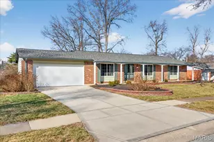 1011 Ferngate Ln, Creve Coeur, MO 63141 - Photo 2