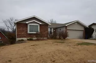 2 Charleroi Pl, Lake Saint Louis, MO 63367 - Photo 2