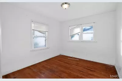 9739 Balboa Drive, Saint Louis, MO 63136 - Photo 8