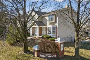 1 Sunburst Ct, Saint Peters, MO 63303 - Photo 2