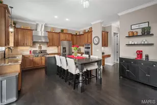 16291 Upper Chesterfield Ridge Dr, Chesterfield, MO 63017 - Photo 8