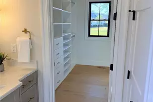 19 W Point Ln, Saint Louis, MO 63131 - Photo 12