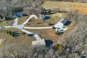 113 Bridlespur Ct, Hawk Point, MO 63349 - Photo 78