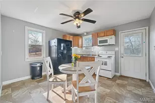 911 Self Dr, Fenton, MO 63026 - Photo 6