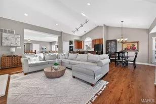 664 Bluffs View Ct, Eureka, MO 63025 - Photo 10