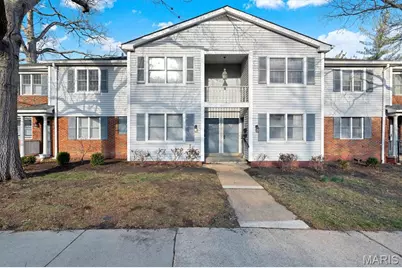 9043 W Swan Circle, Brentwood, MO 63144 - Photo 2