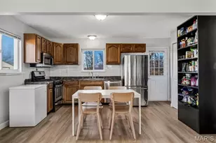 24 Roland Ave, O'Fallon, MO 63366 - Photo 10