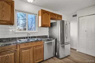 24 Roland Ave, O'Fallon, MO 63366 - Photo 12